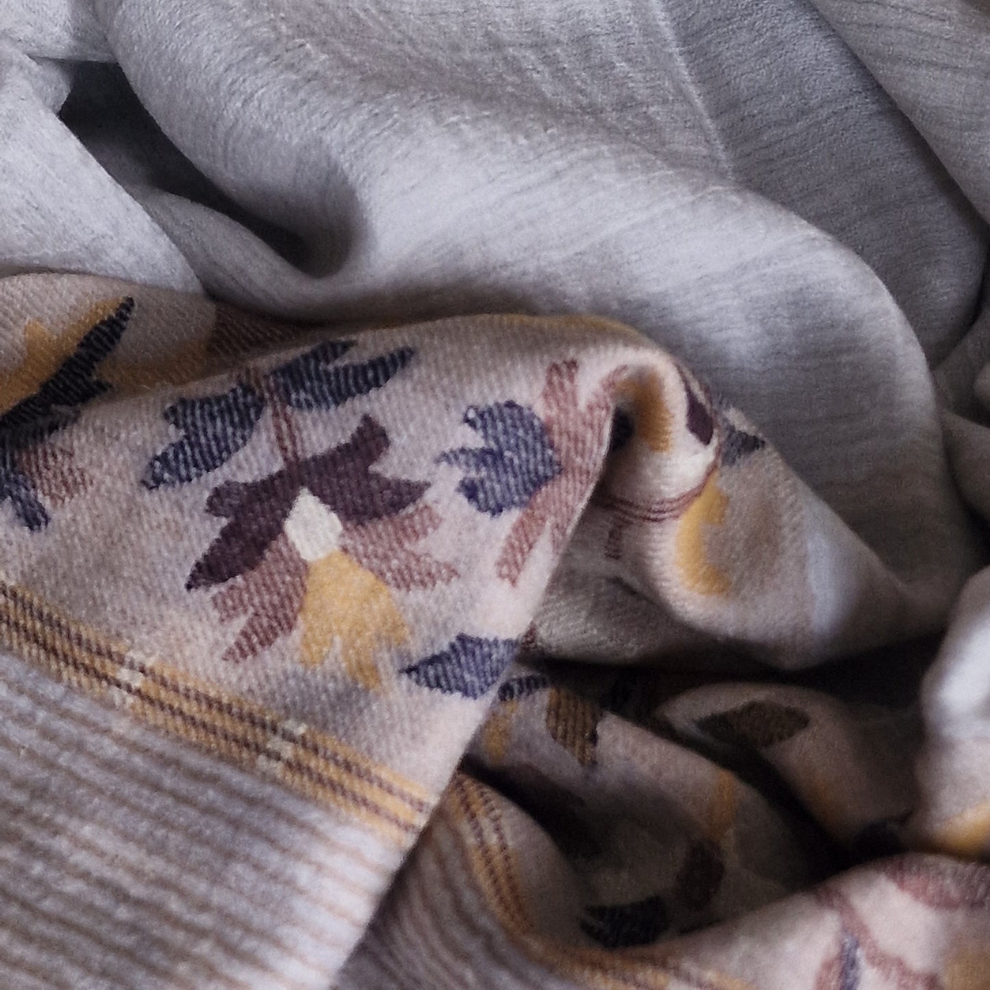 Intricate Pashminas Kashmir Cashmere Pala Kani Weave Stole - Alabaster - Baga Ethnik Living