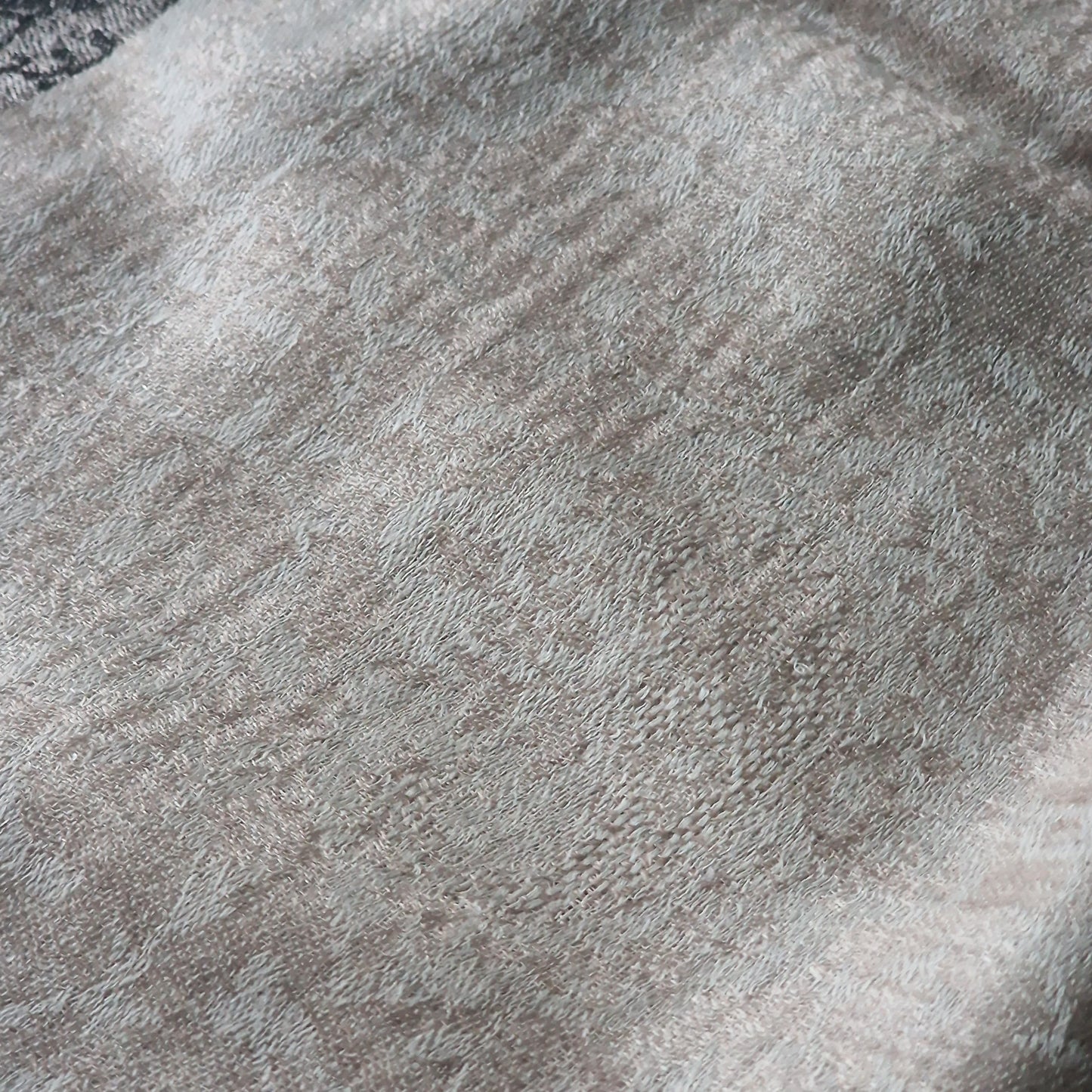 Wrap Yourself in Luxury: Handloom Natural Pashmina Kashmir Stole - Pearl river