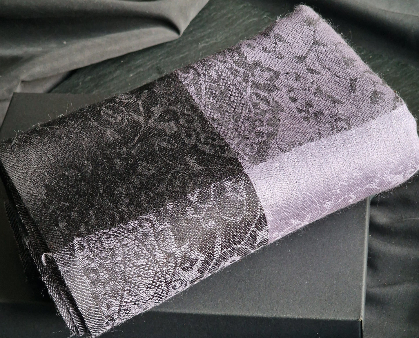 Luxurious Pashmina Stole With Exclusive Self Paisley Weave - Mauve