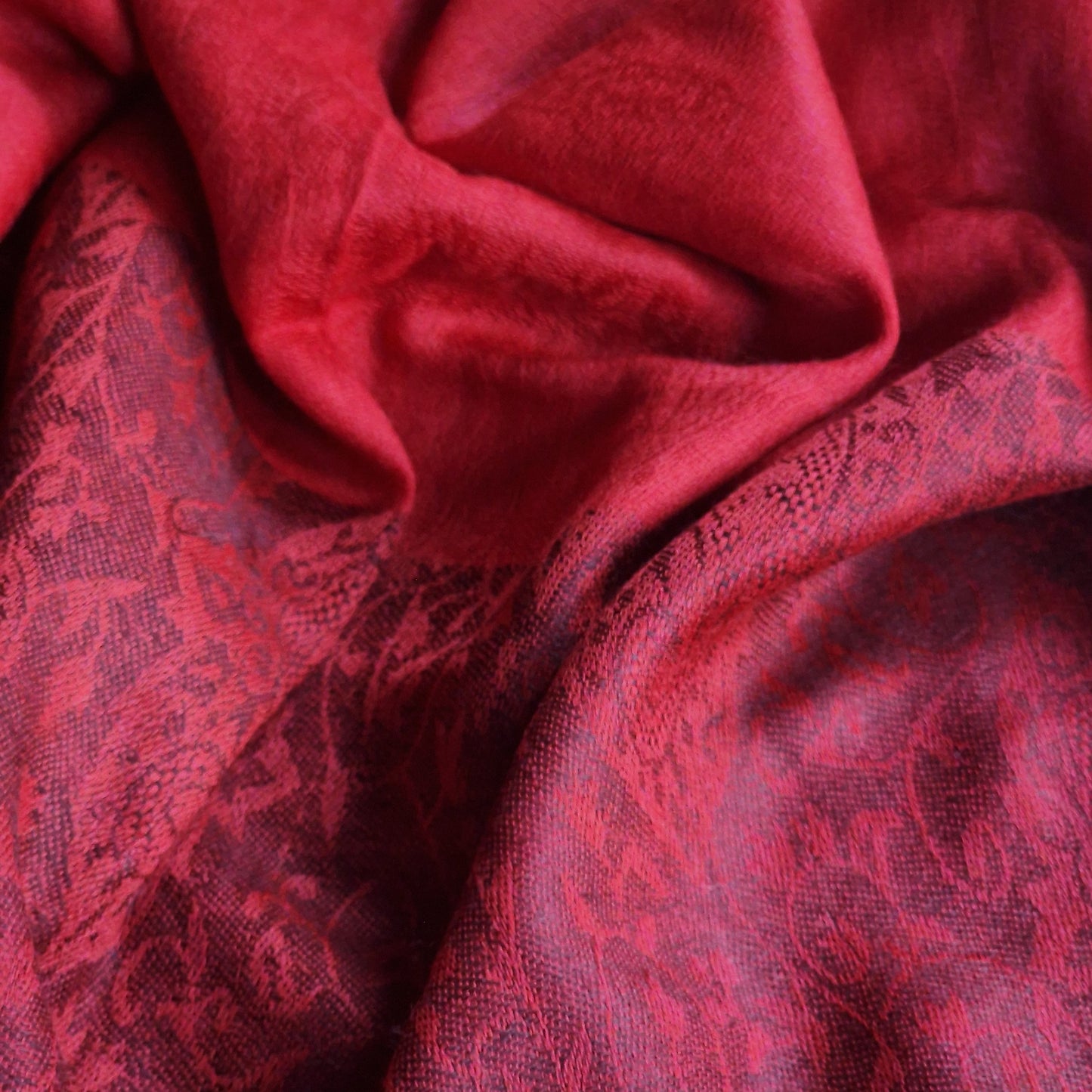 Beautiful Pashmina Luxury Soft Kashmir Stole - Ruby